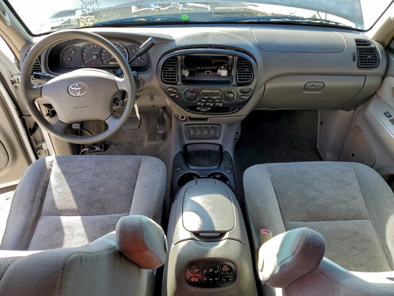 2005 TOYOTA SEQUOIA SR5 photo 8