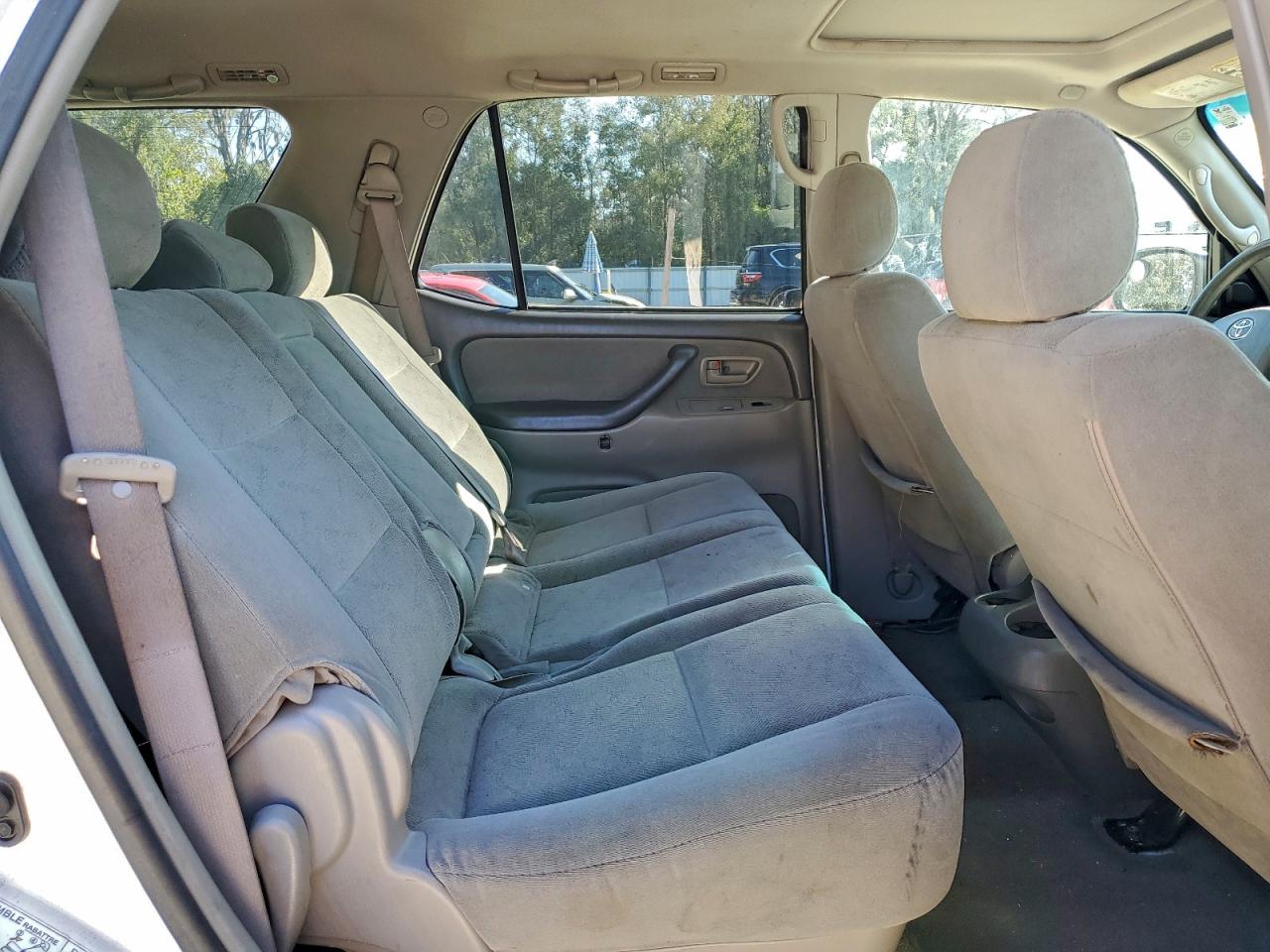 2005 TOYOTA SEQUOIA SR5 photo 10