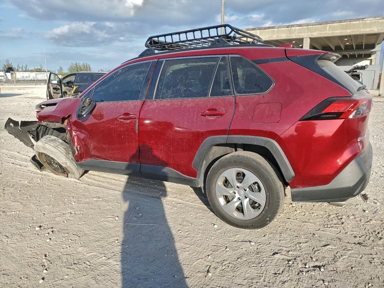 2021 TOYOTA RAV4 LE photo 2