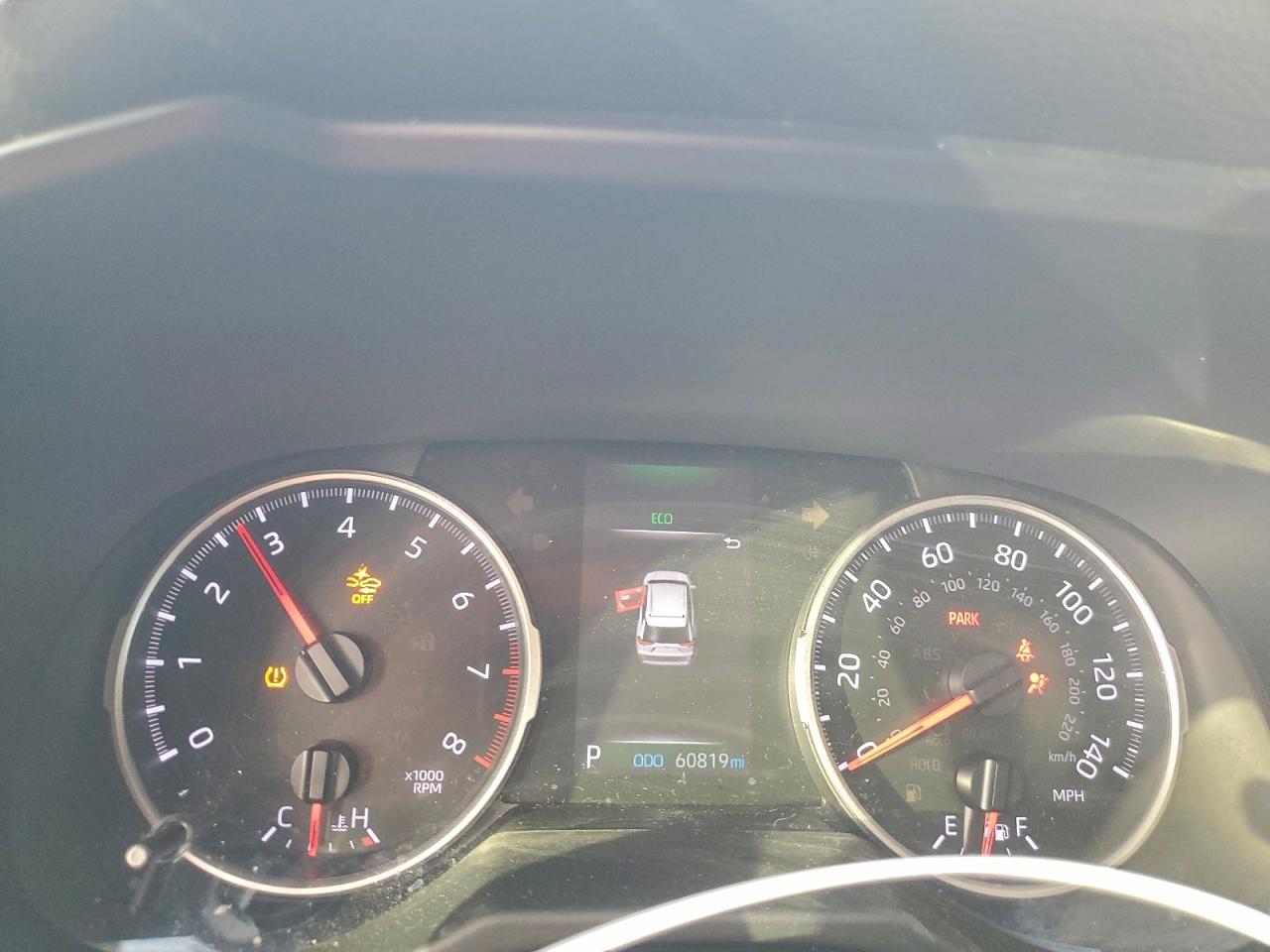 2021 TOYOTA RAV4 LE photo 9