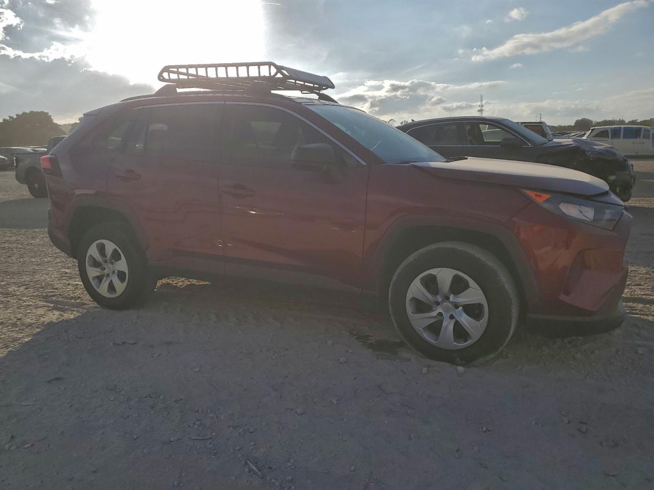2021 TOYOTA RAV4 LE photo 4
