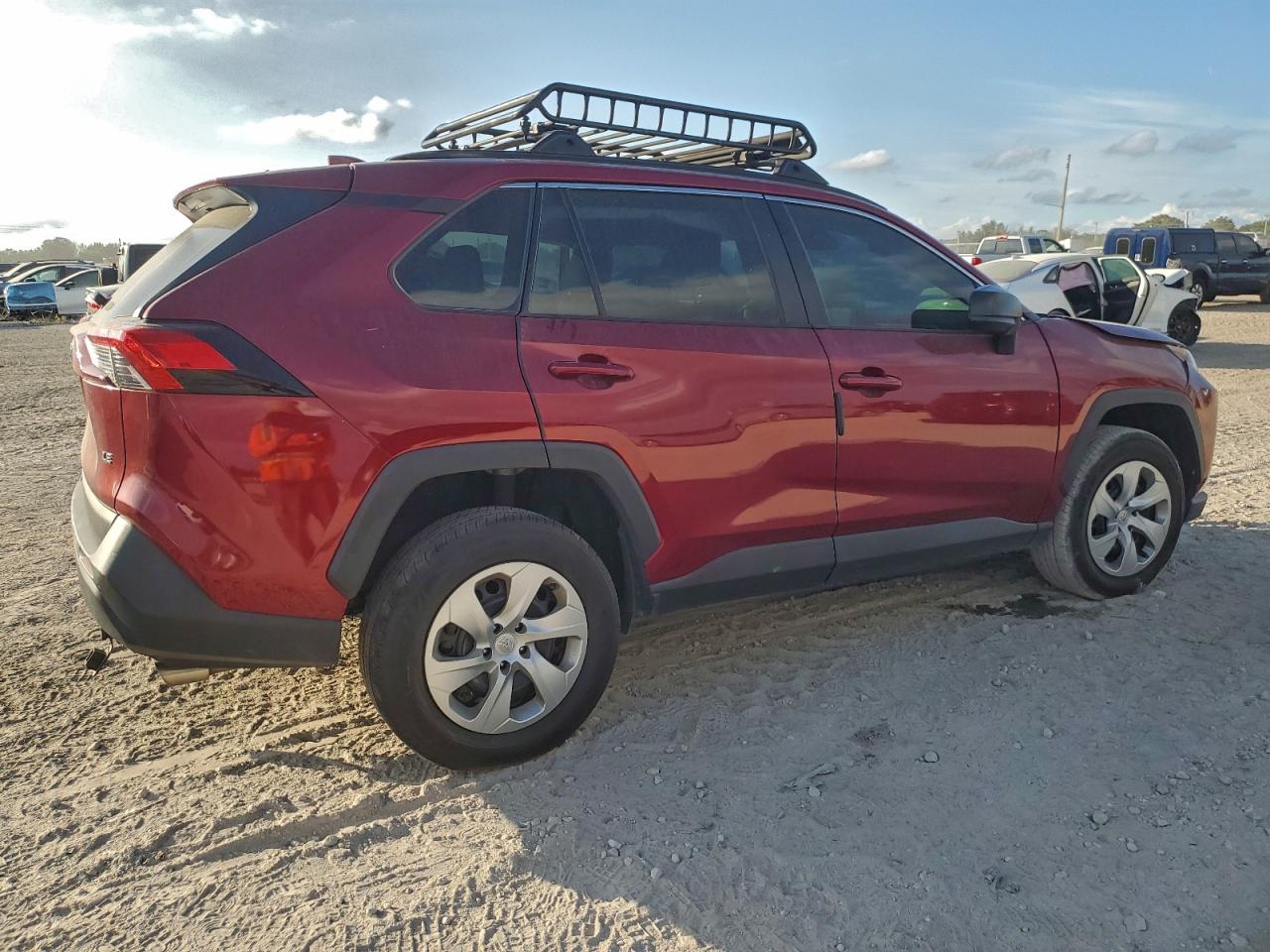 2021 TOYOTA RAV4 LE photo 3