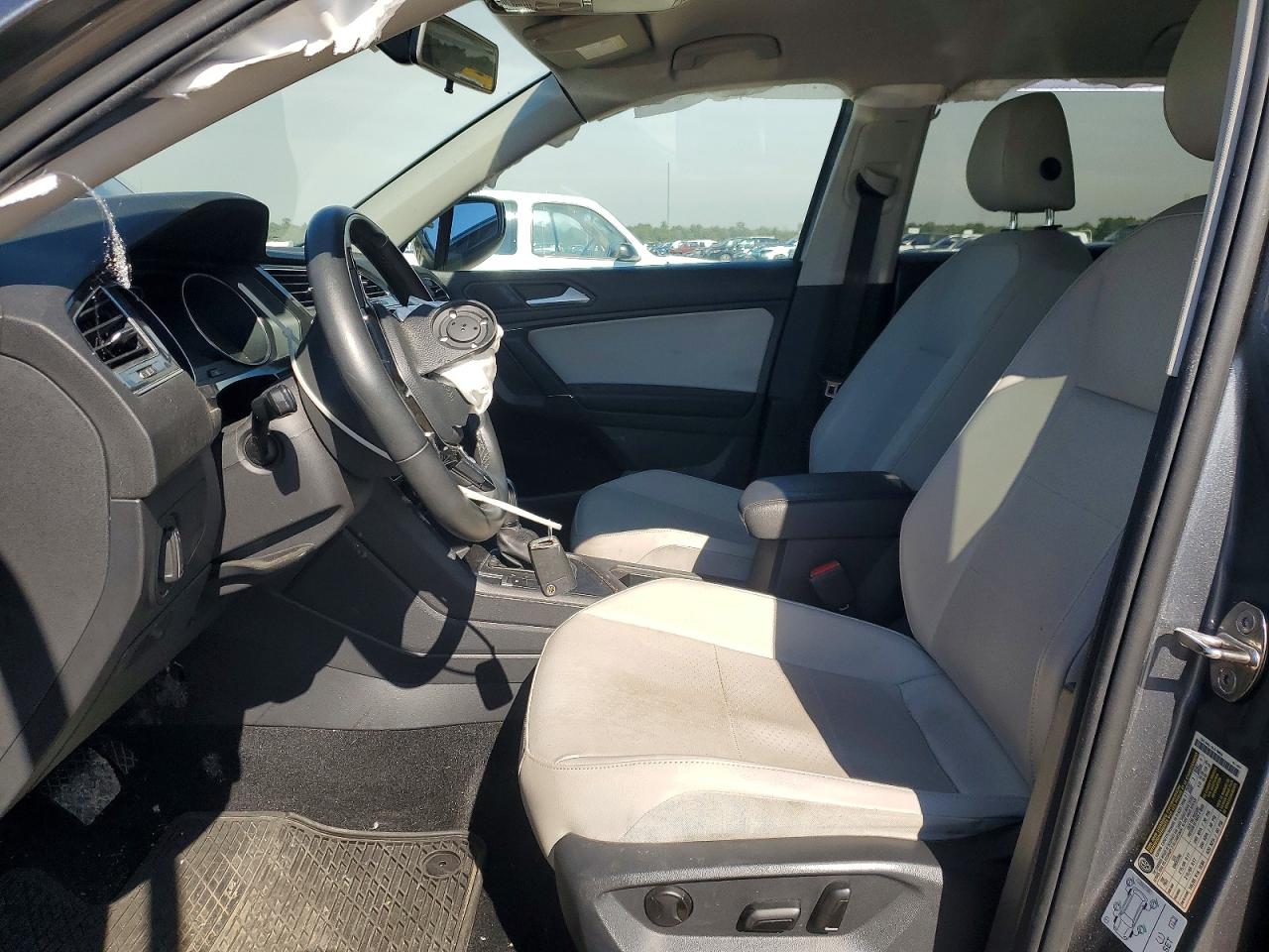 2020 VOLKSWAGEN TIGUAN SE photo 7