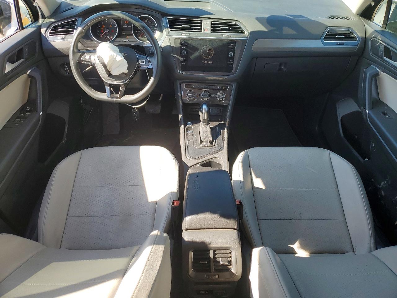 2020 VOLKSWAGEN TIGUAN SE photo 8