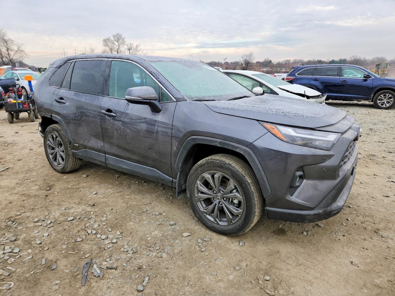 2022 TOYOTA RAV4 XLE PREMIUM photo 4