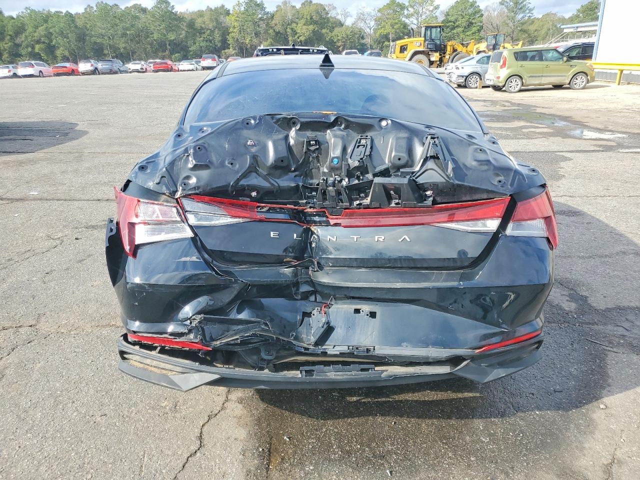 2022 HYUNDAI ELANTRA SEL photo 6