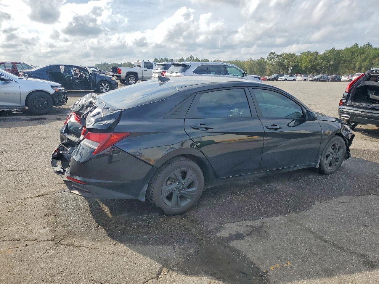 2022 HYUNDAI ELANTRA SEL photo 3