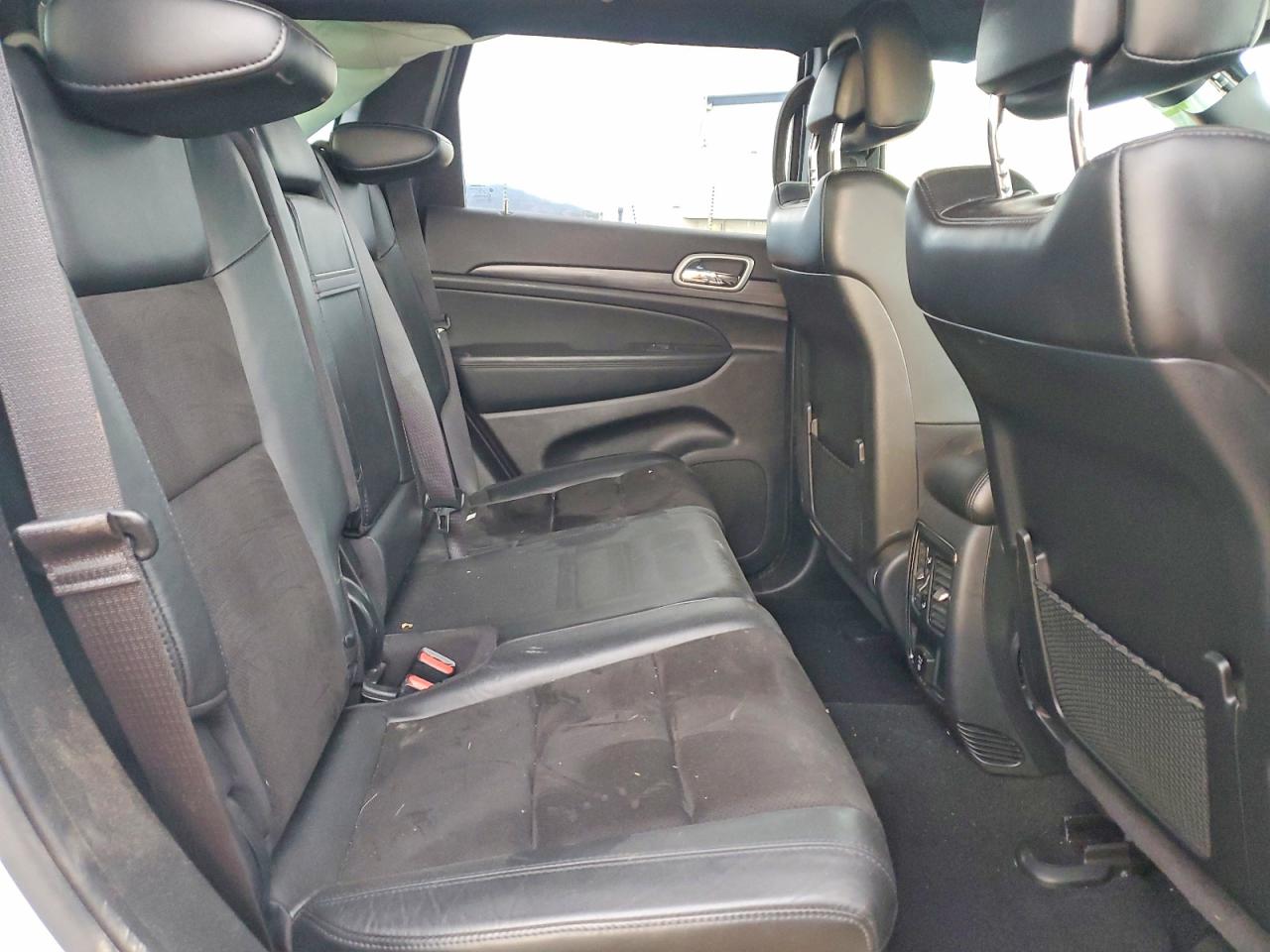 2020 JEEP GRAND CHEROKEE LAREDO photo 11