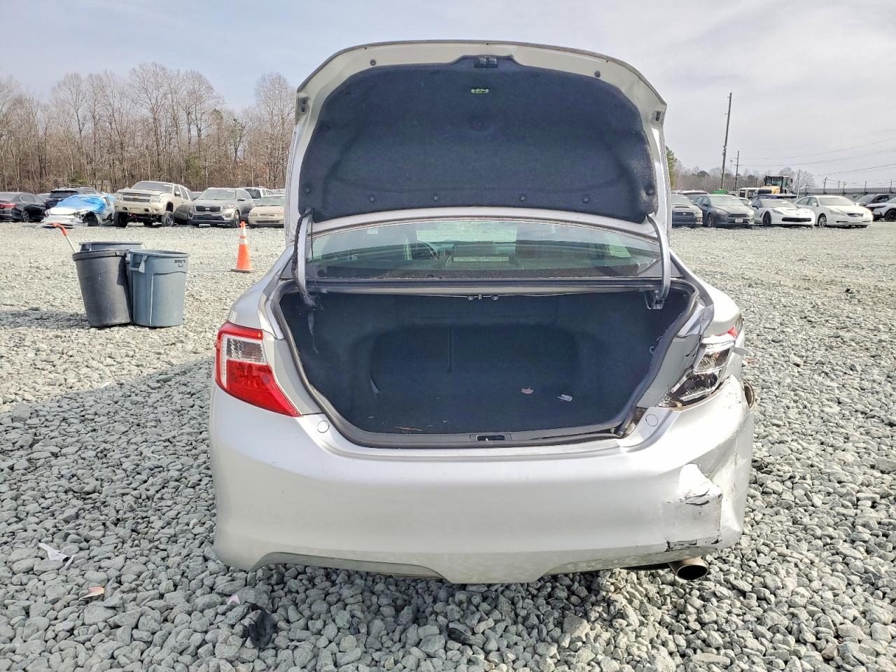2013 TOYOTA CAMRY L photo 6