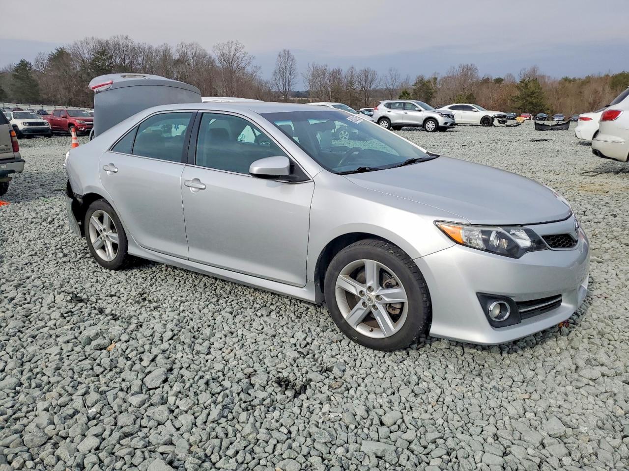 2013 TOYOTA CAMRY L photo 4