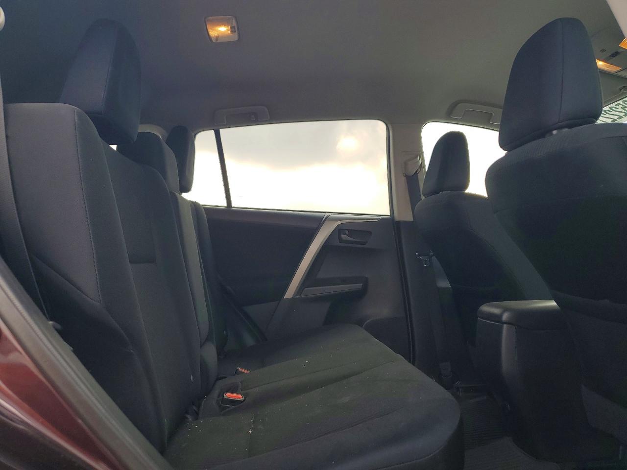 2018 TOYOTA RAV4 LE photo 11