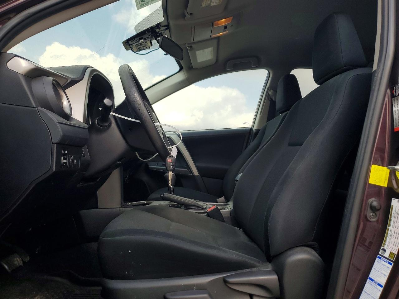2018 TOYOTA RAV4 LE photo 7