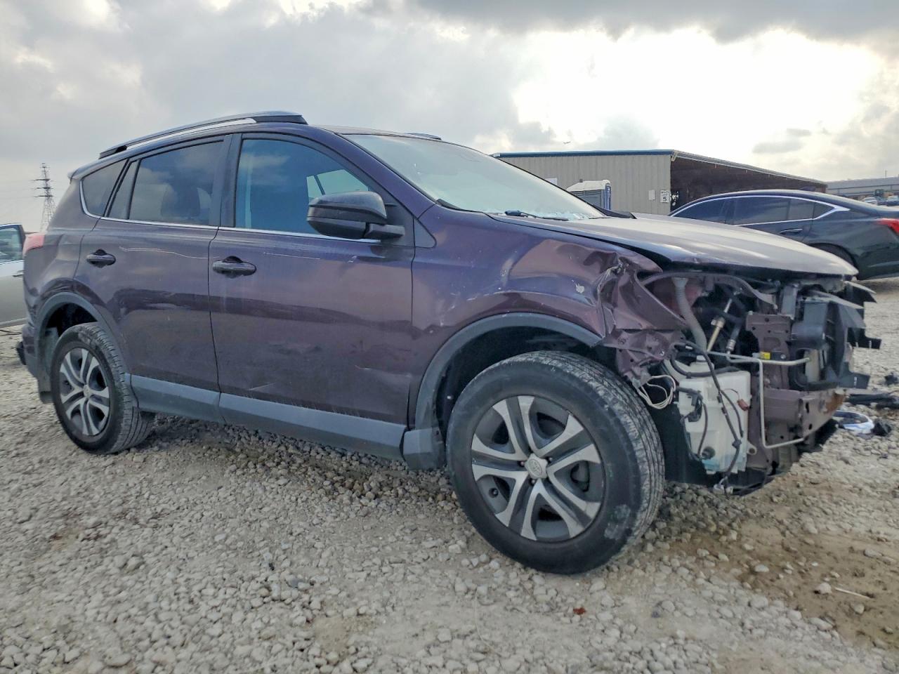 2018 TOYOTA RAV4 LE photo 4
