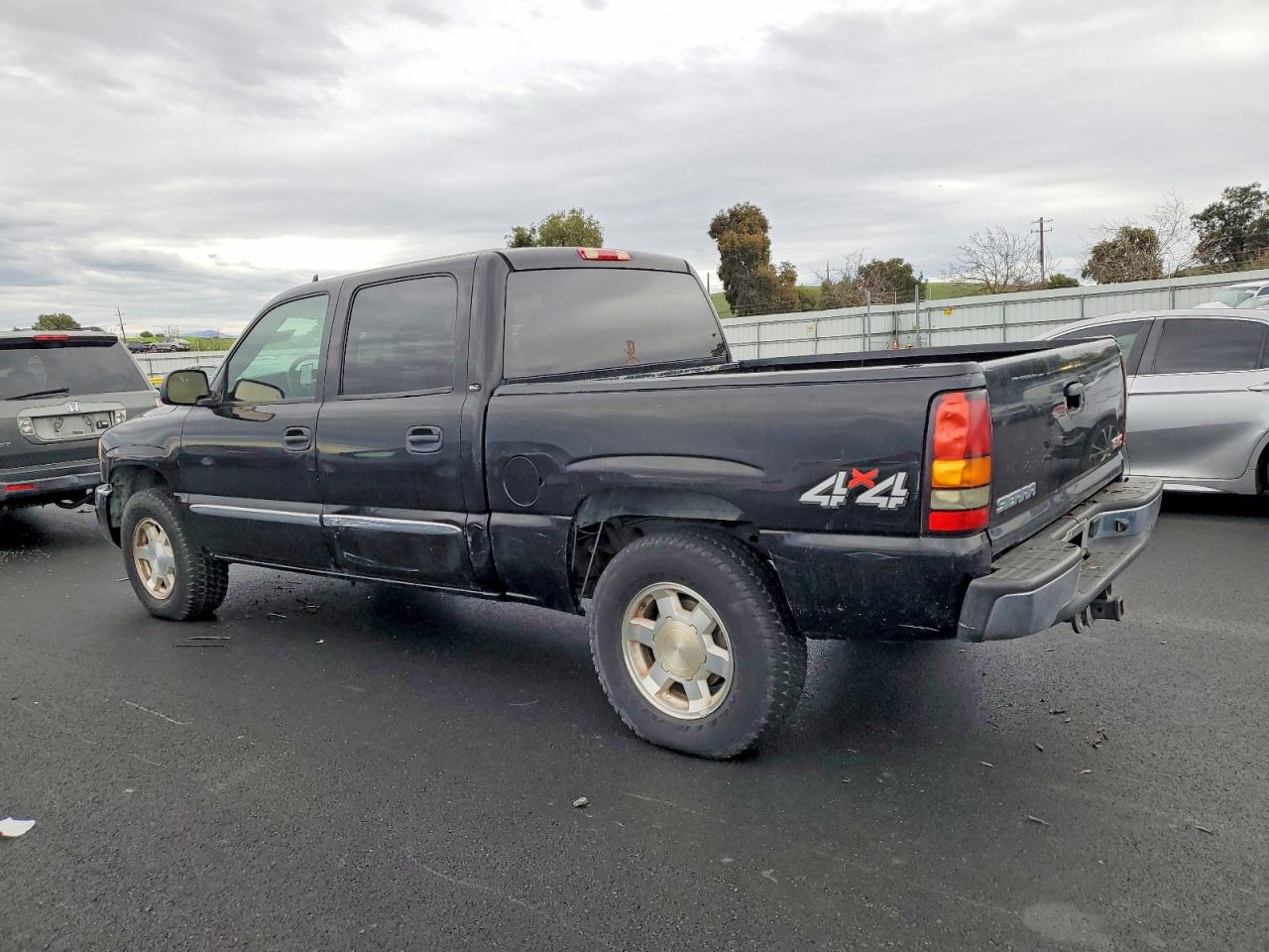 2006 GMC NEW SIERRA K1500 photo 2