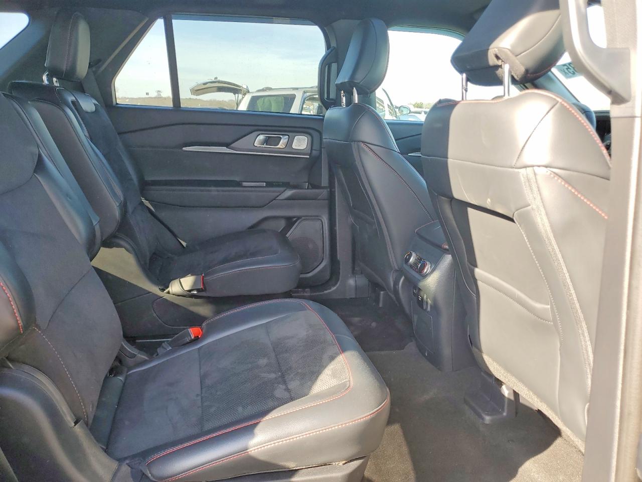 2025 FORD EXPLORER ST photo 11