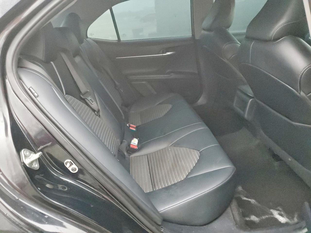 2020 TOYOTA CAMRY SE photo 10