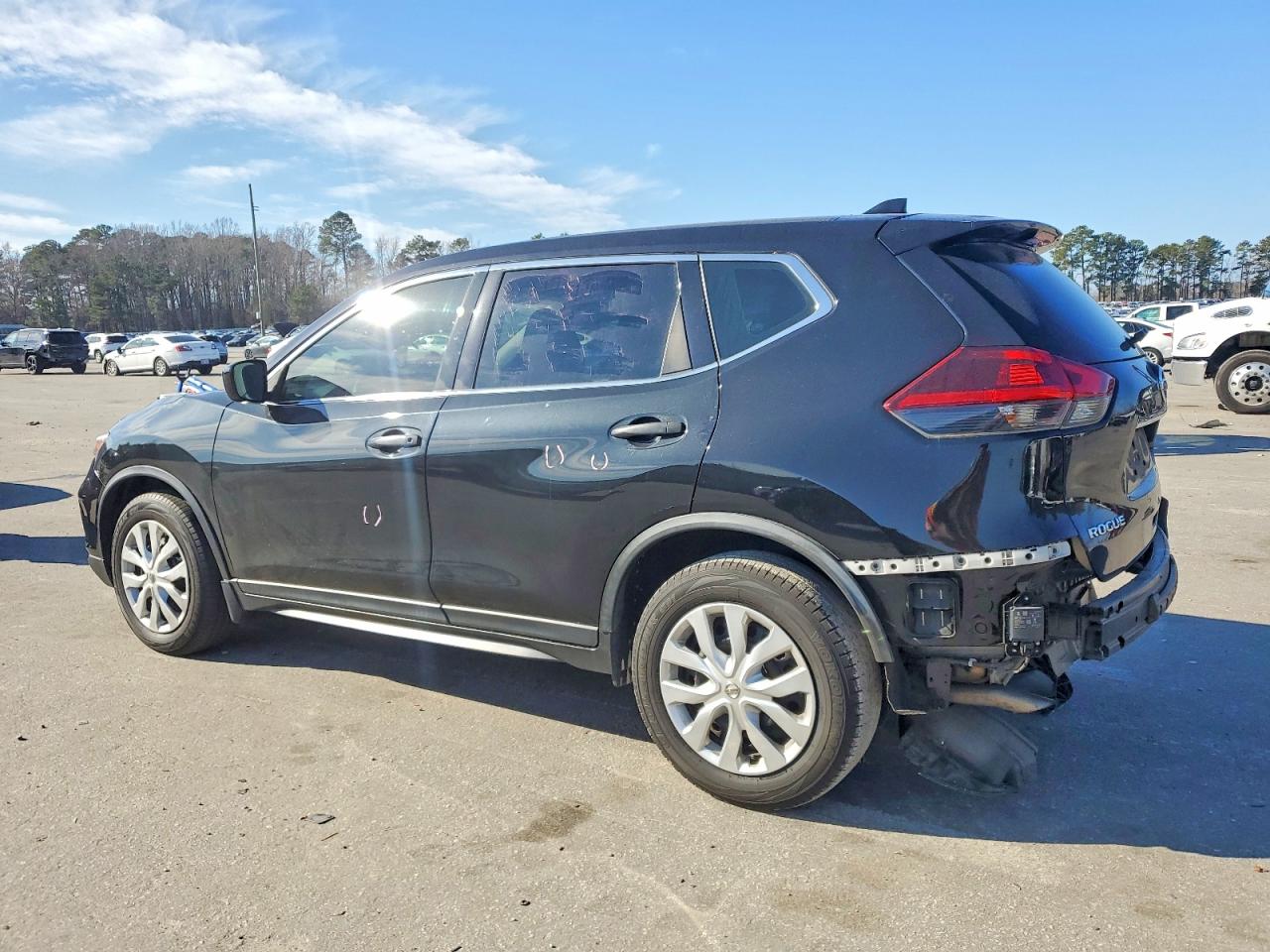 2018 NISSAN ROGUE S photo 2
