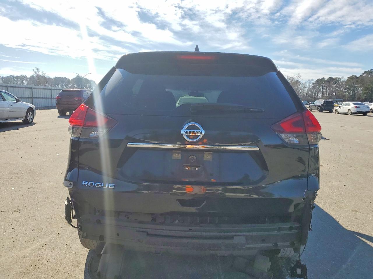 2018 NISSAN ROGUE S photo 6