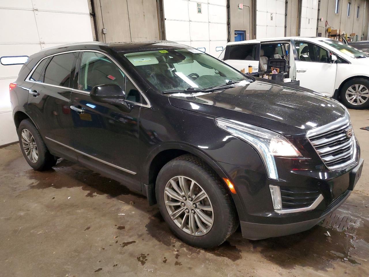 2018 CADILLAC XT5 LUXURY photo 4