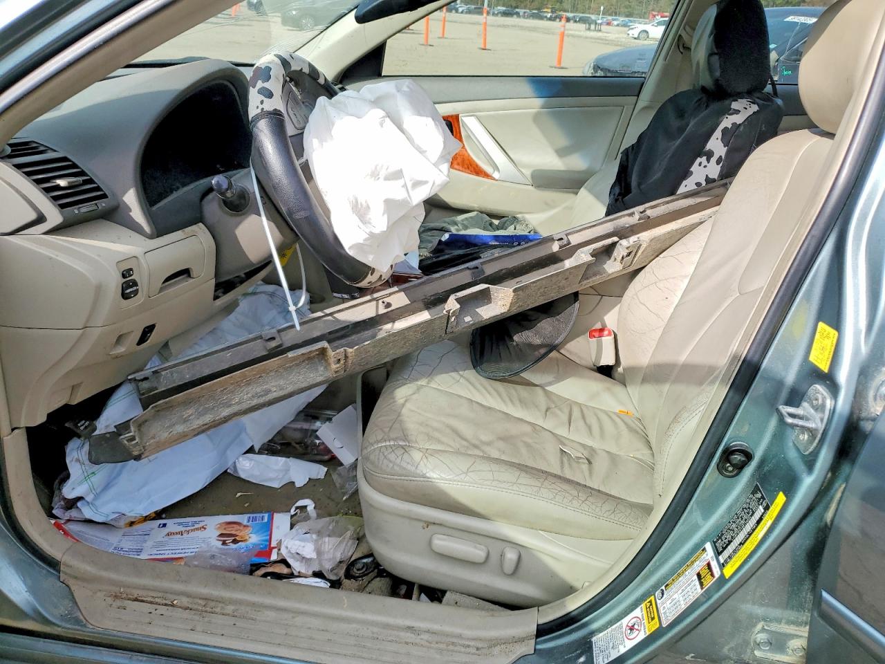 2011 TOYOTA CAMRY BASE photo 7