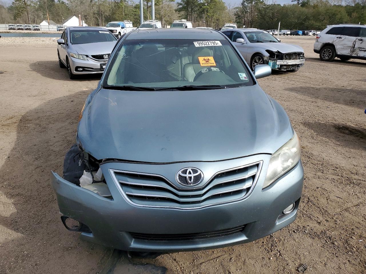 2011 TOYOTA CAMRY BASE photo 5