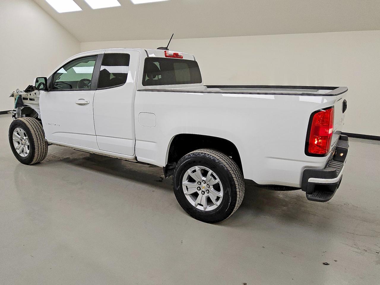 2022 CHEVROLET COLORADO LT photo 2