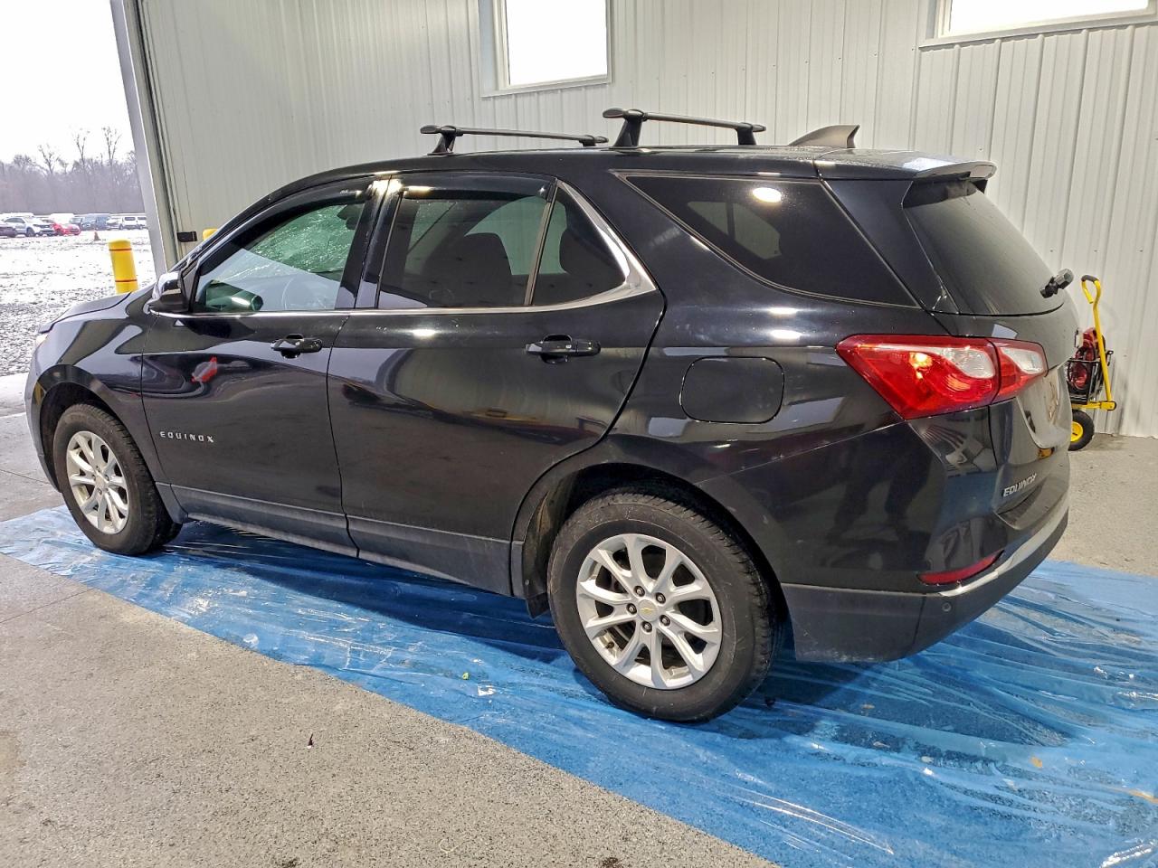 2018 CHEVROLET EQUINOX LT photo 2