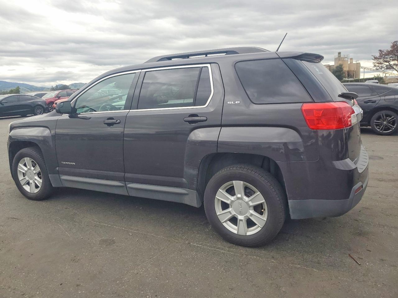 2013 GMC TERRAIN SLE photo 4