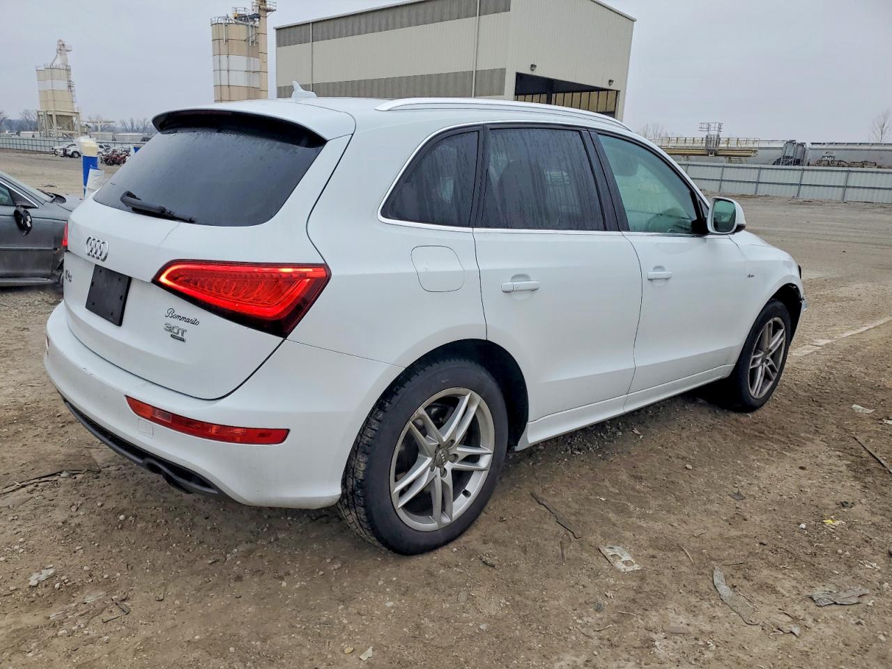 2013 AUDI Q5 PREMIUM PLUS photo 3