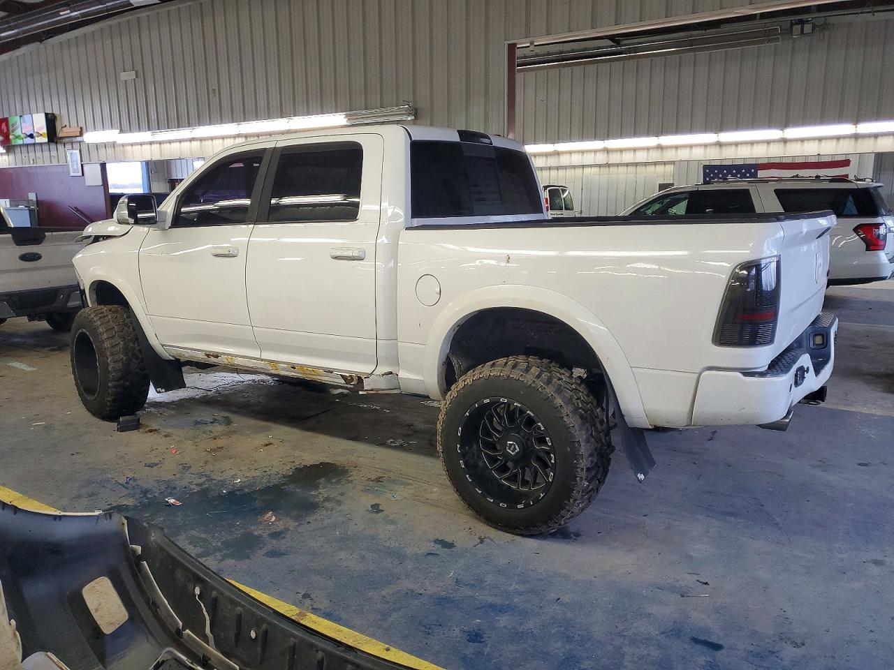 2011 DODGE RAM 1500 photo 2