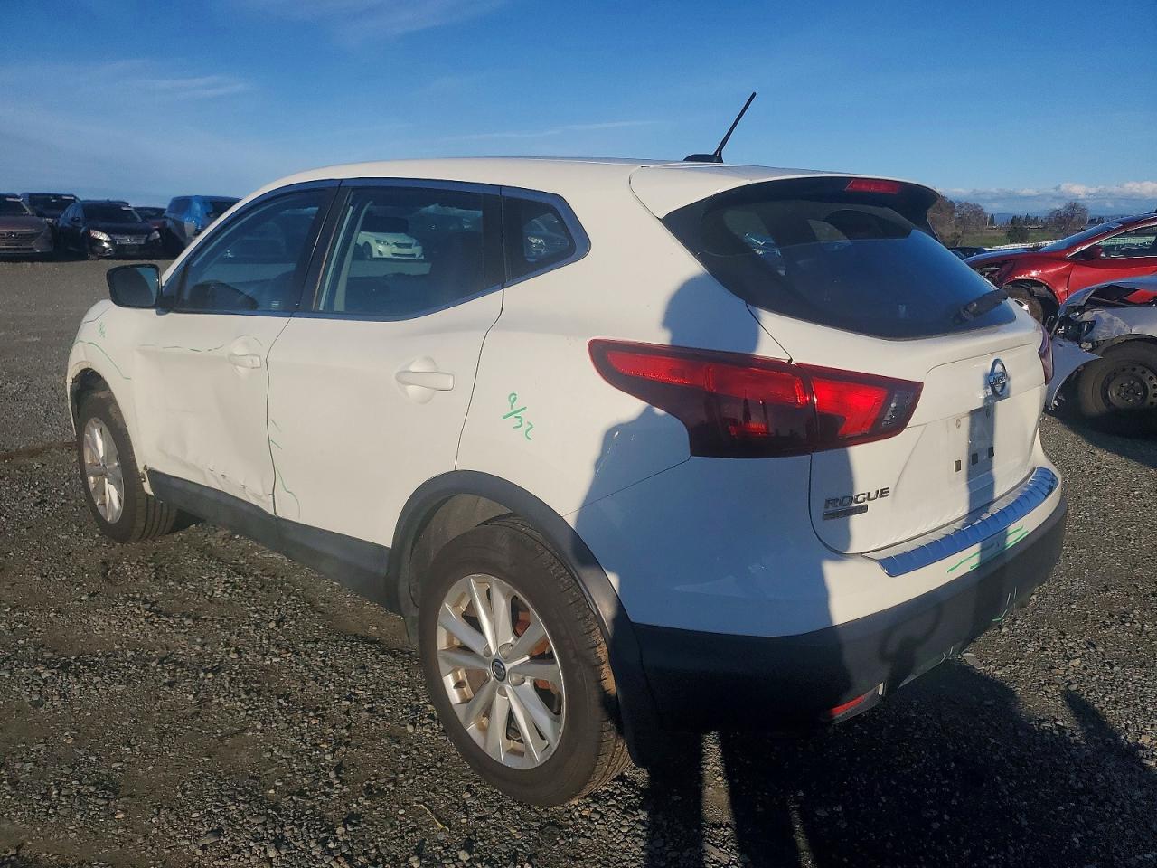 2019 NISSAN ROGUE SPORT S photo 2