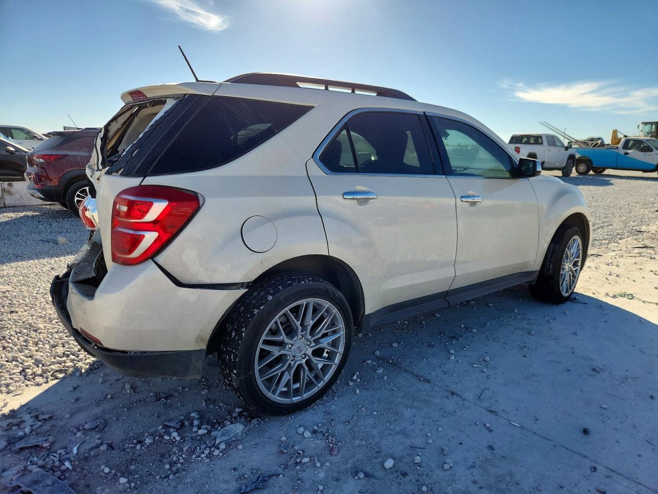 2015 CHEVROLET EQUINOX LT photo 3