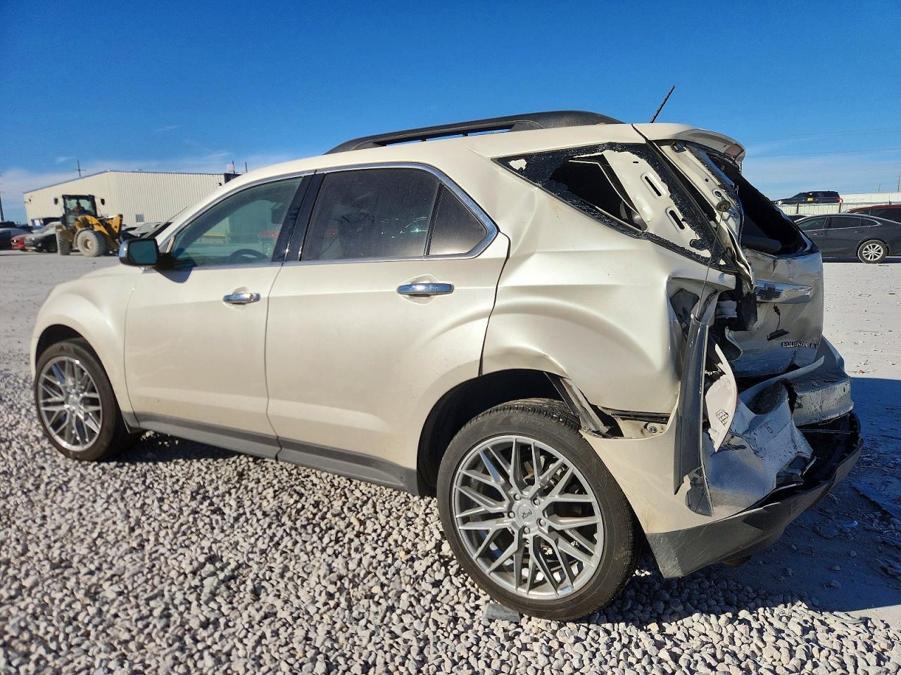 2015 CHEVROLET EQUINOX LT photo 2