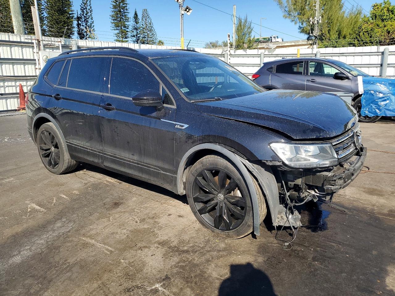 2021 VOLKSWAGEN TIGUAN SE photo 4