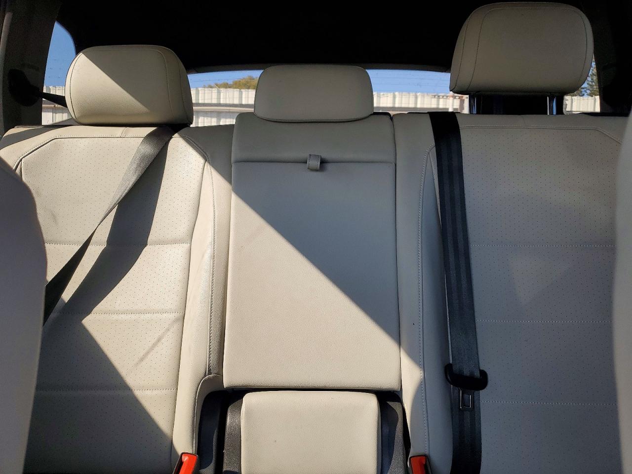2021 VOLKSWAGEN TIGUAN SE photo 10