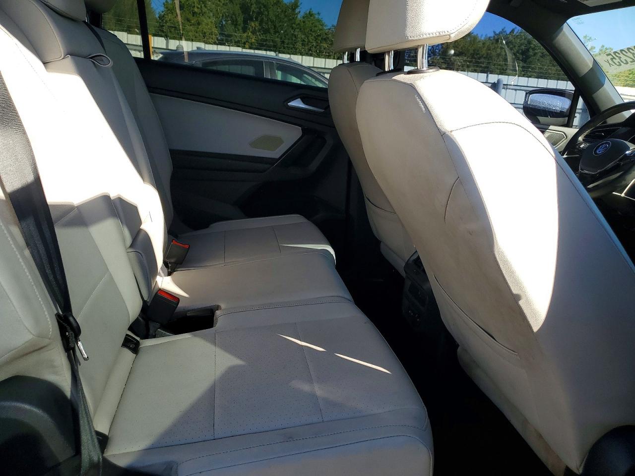 2021 VOLKSWAGEN TIGUAN SE photo 11
