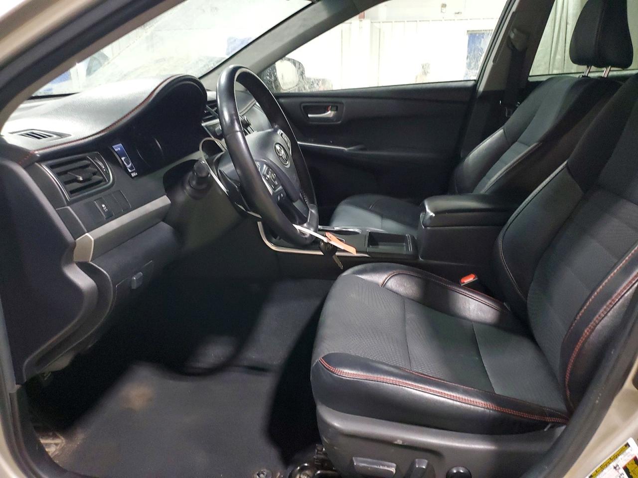 2017 TOYOTA CAMRY LE photo 7