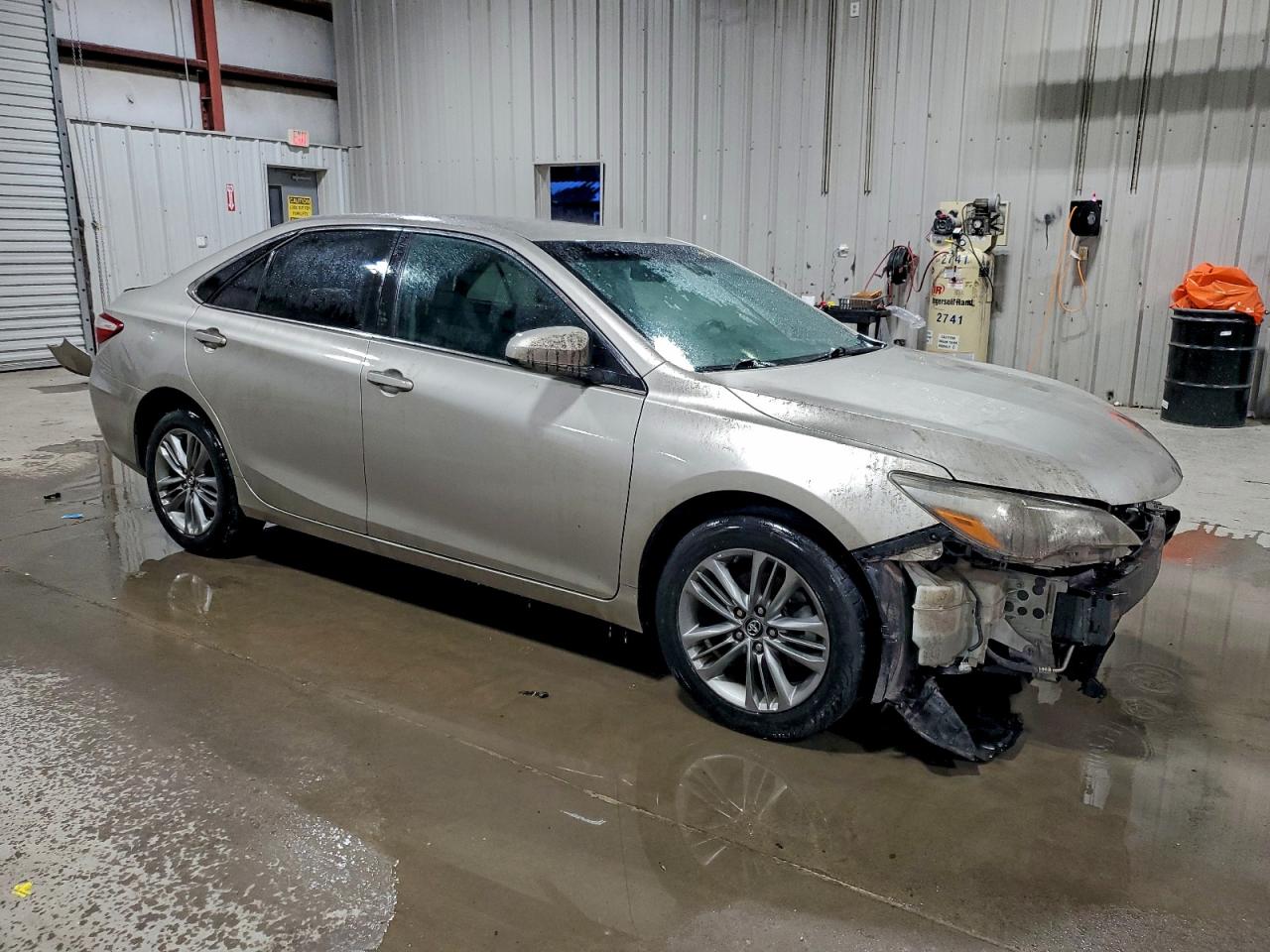 2017 TOYOTA CAMRY LE photo 4