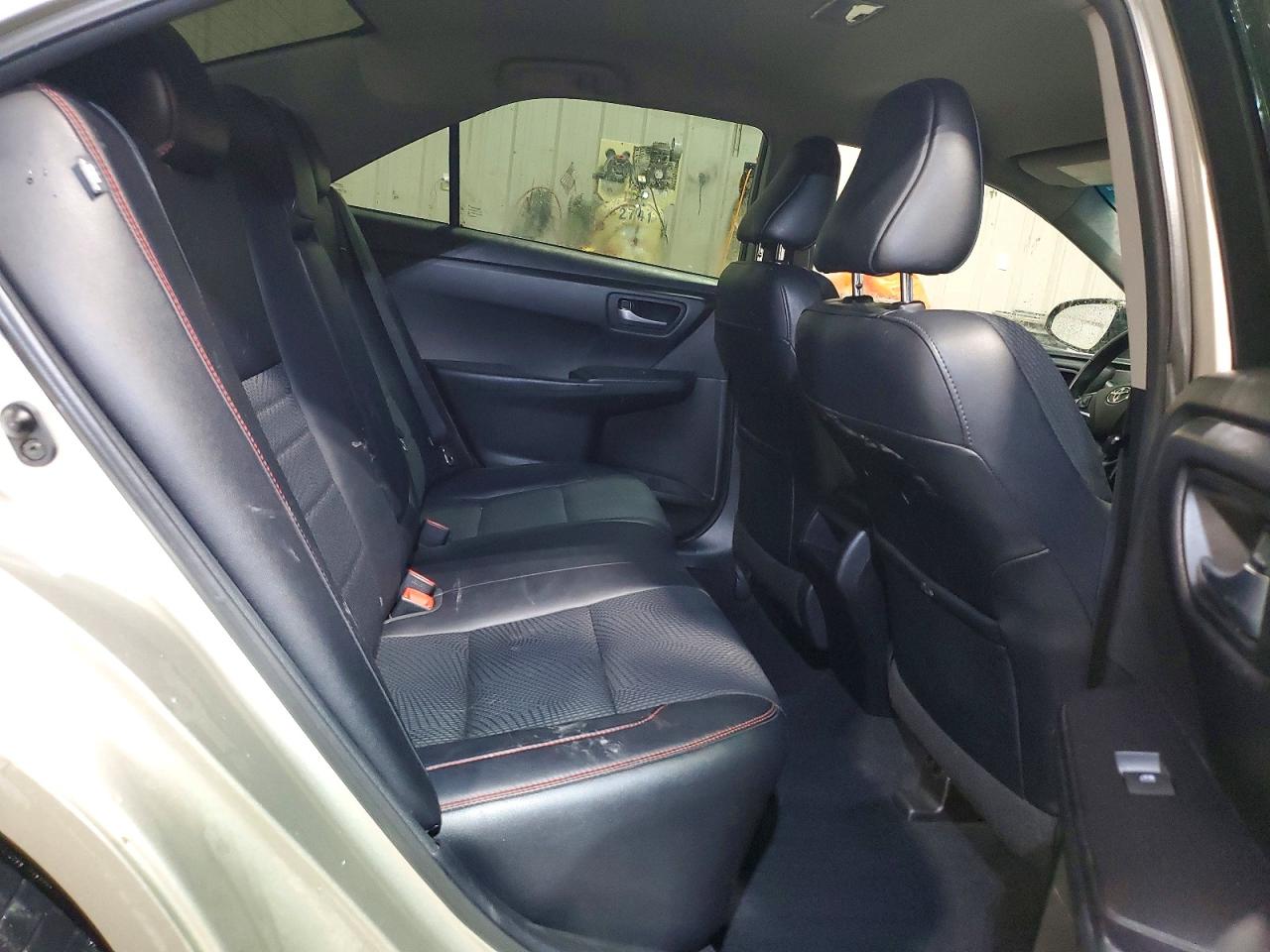 2017 TOYOTA CAMRY LE photo 10