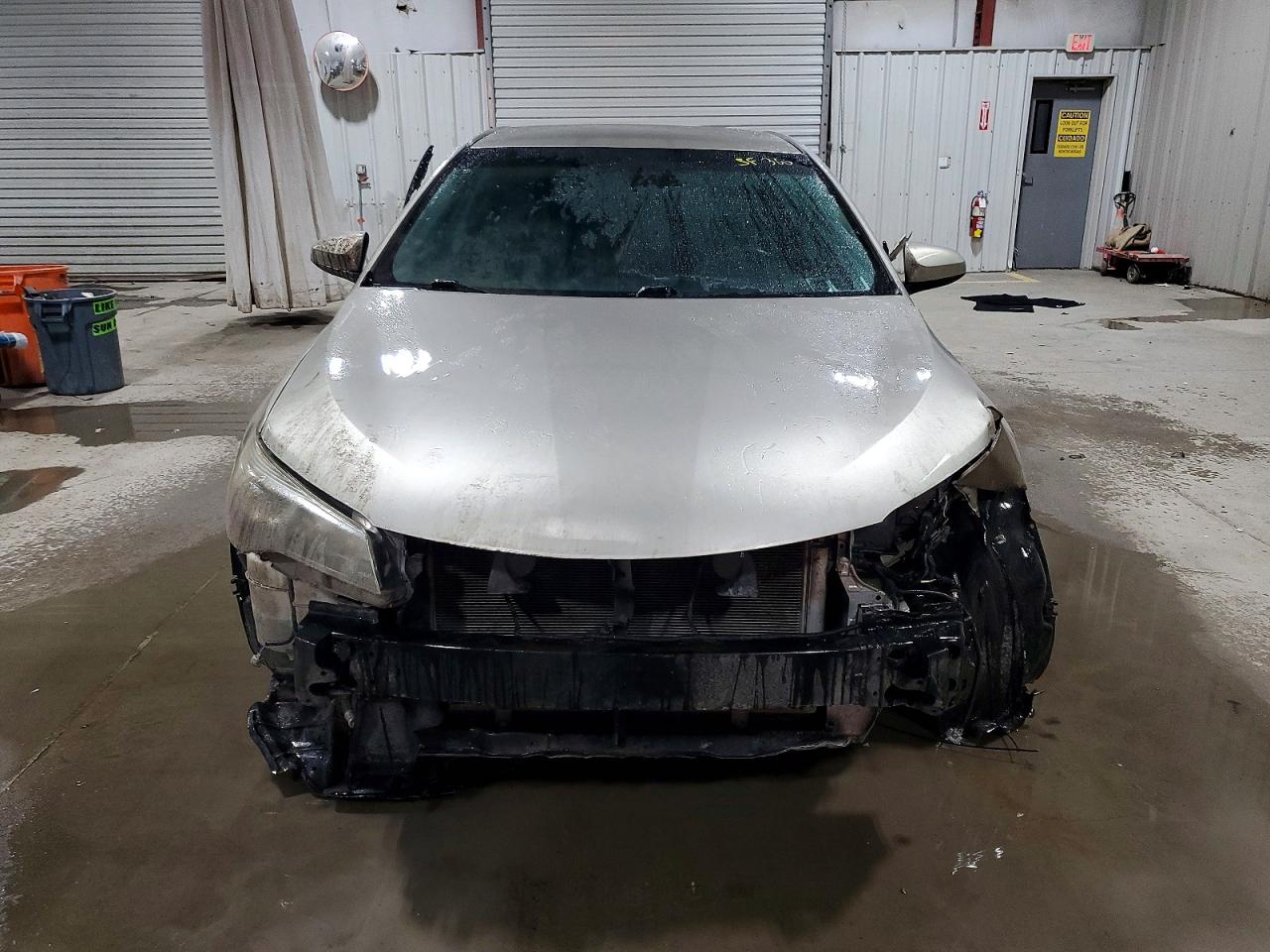 2017 TOYOTA CAMRY LE photo 5