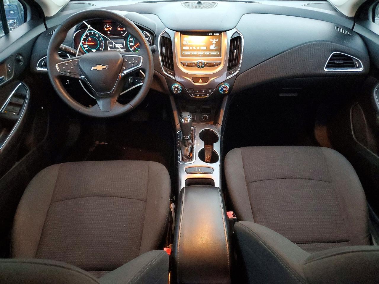 2017 CHEVROLET CRUZE LT photo 8