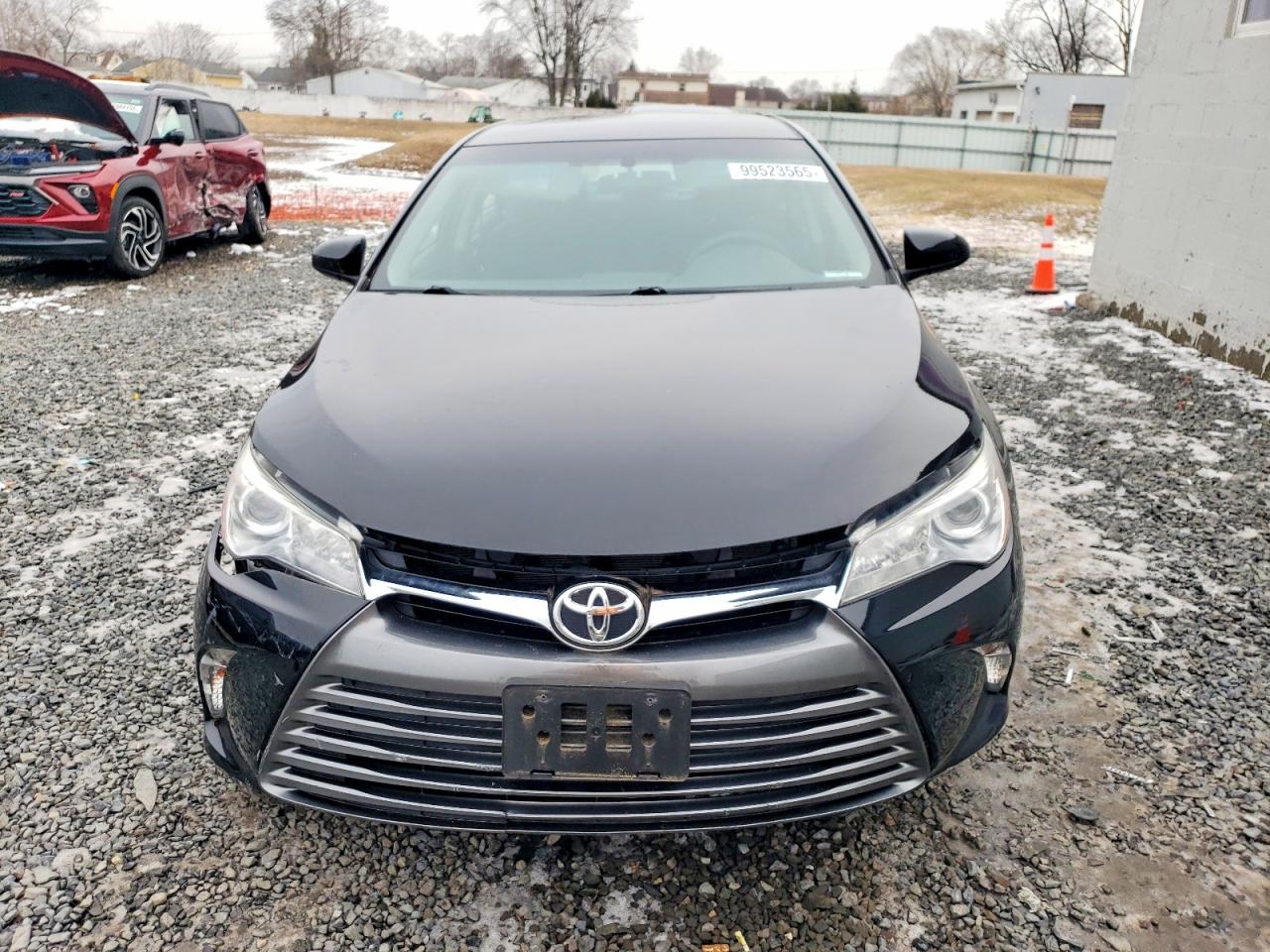 2017 TOYOTA CAMRY LE photo 5