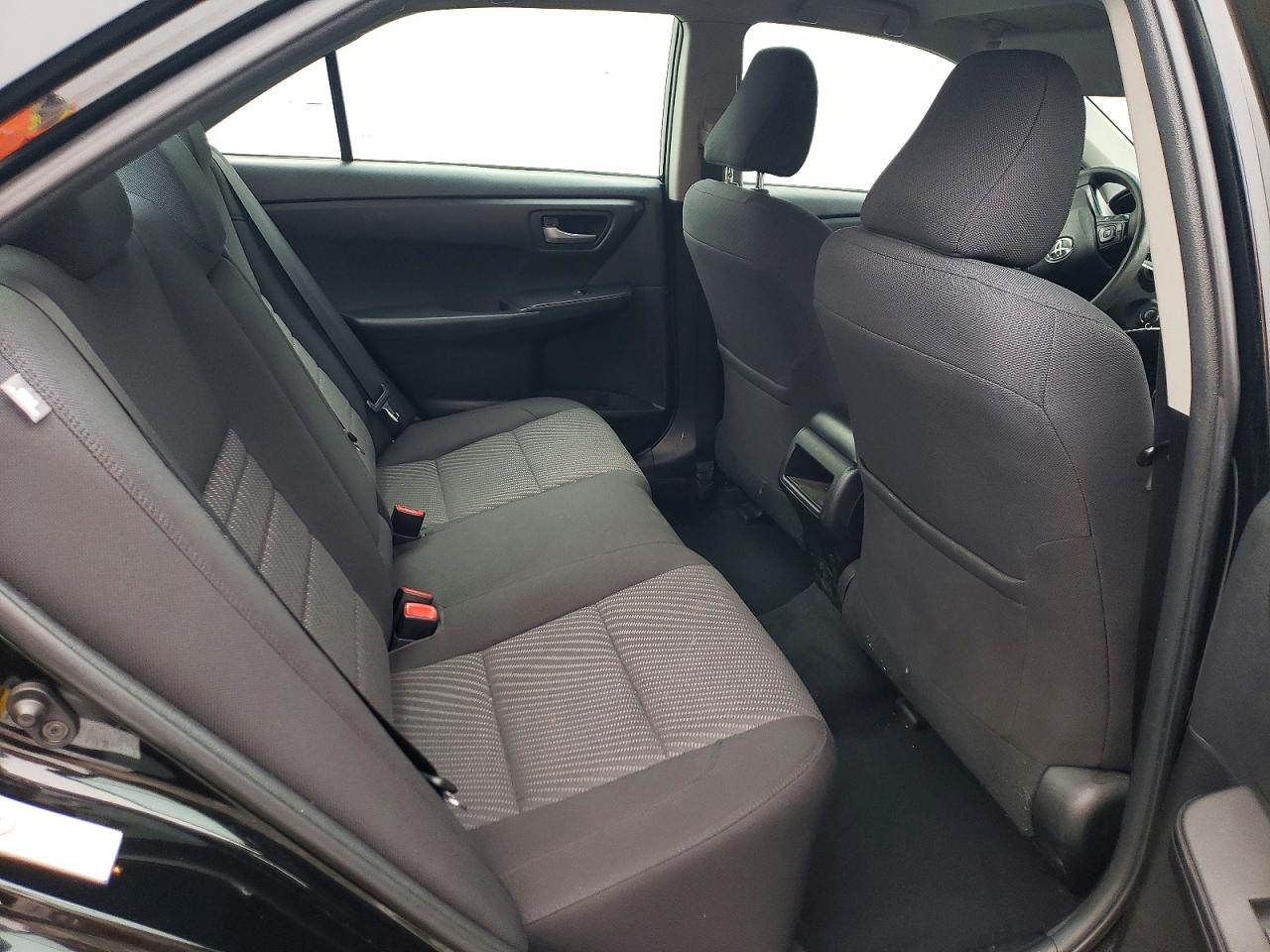 2017 TOYOTA CAMRY LE photo 10