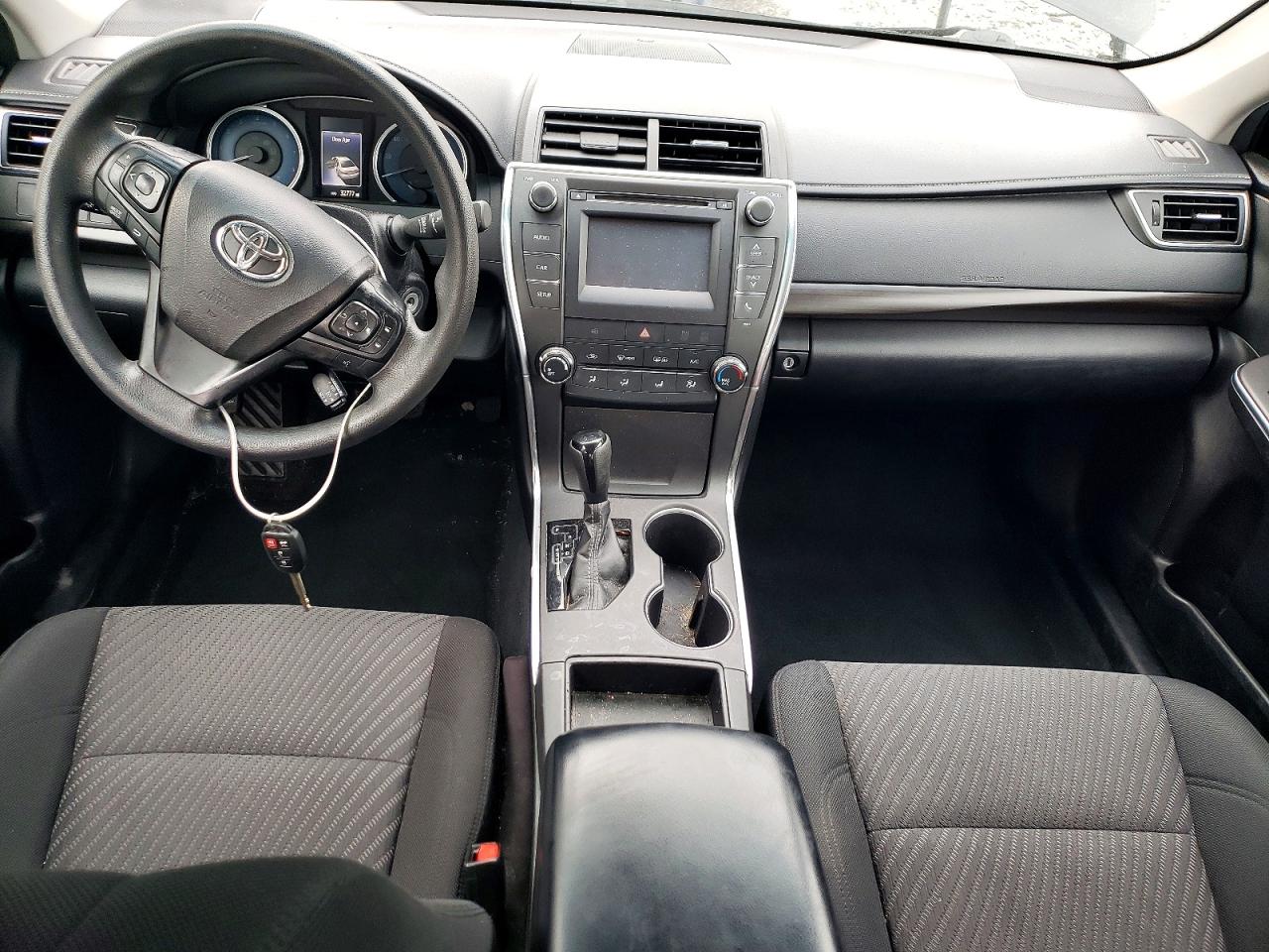 2017 TOYOTA CAMRY LE photo 8