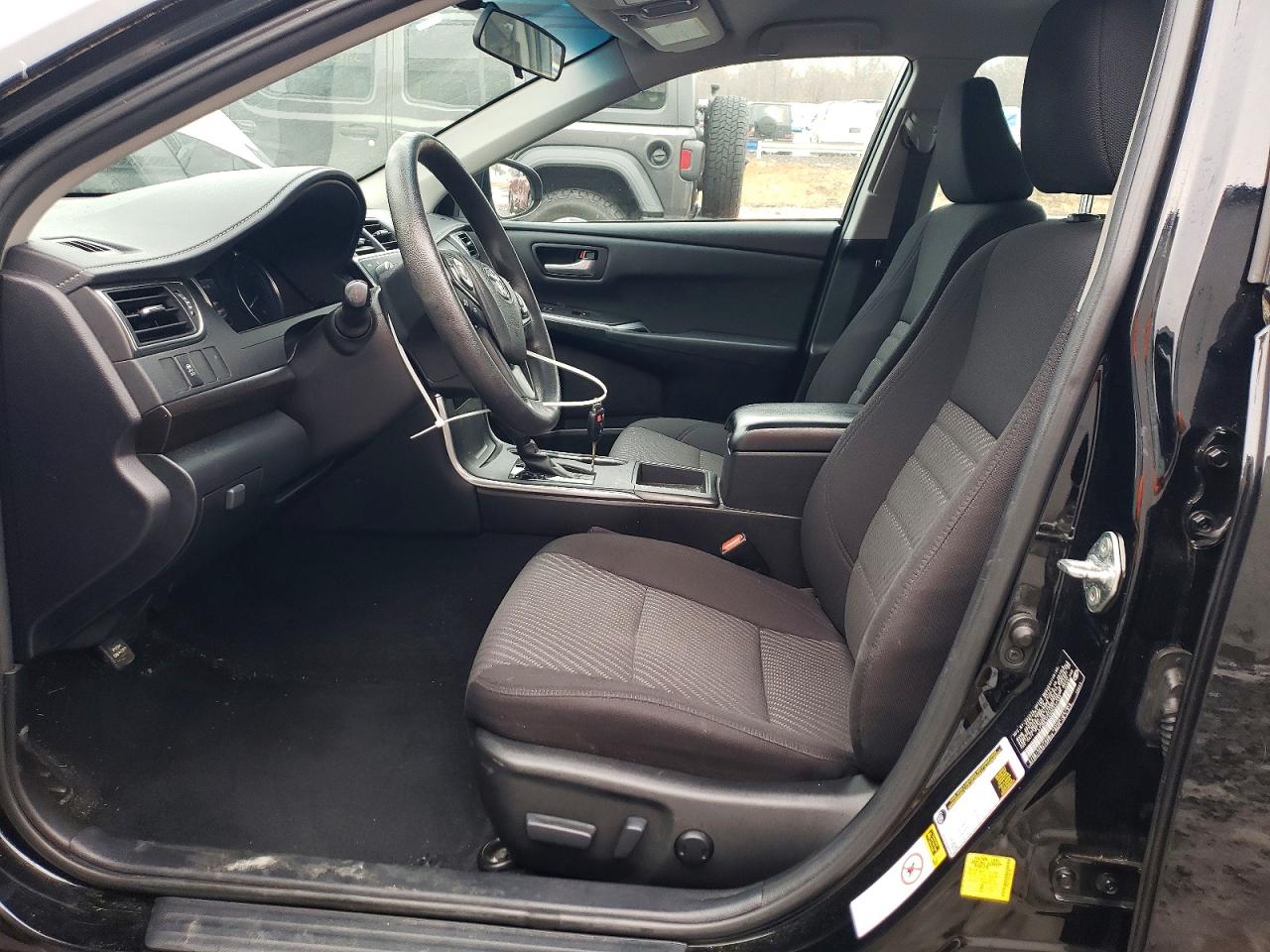 2017 TOYOTA CAMRY LE photo 7