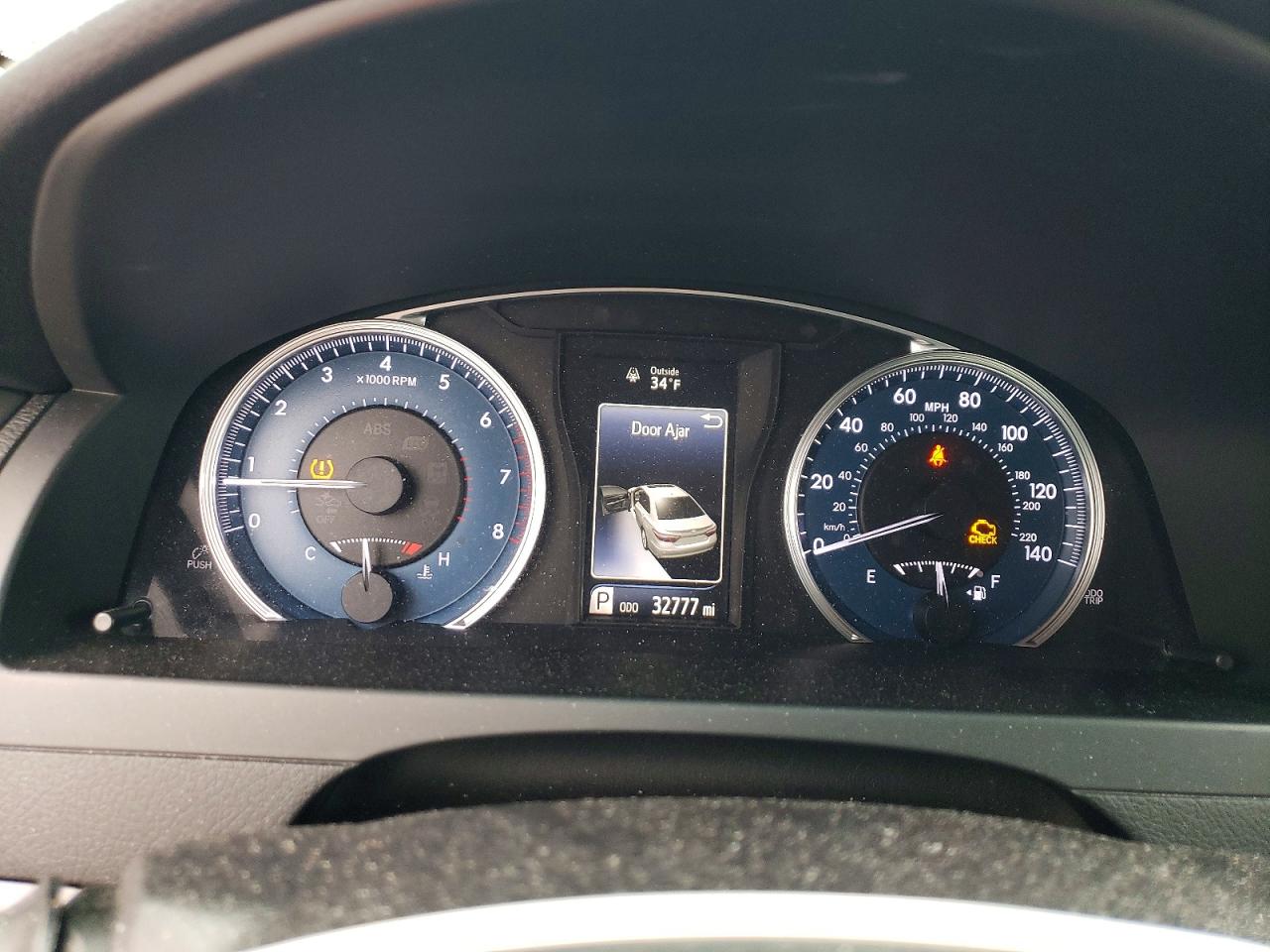 2017 TOYOTA CAMRY LE photo 9