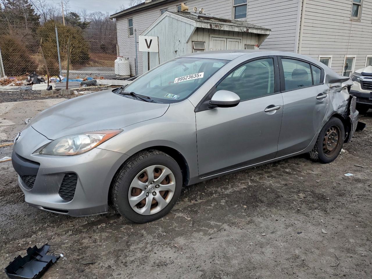 2013 MAZDA 3