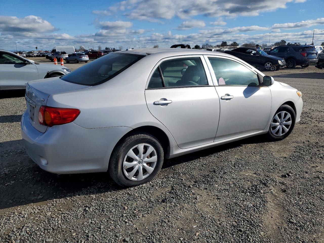 2010 TOYOTA COROLLA BASE photo 3