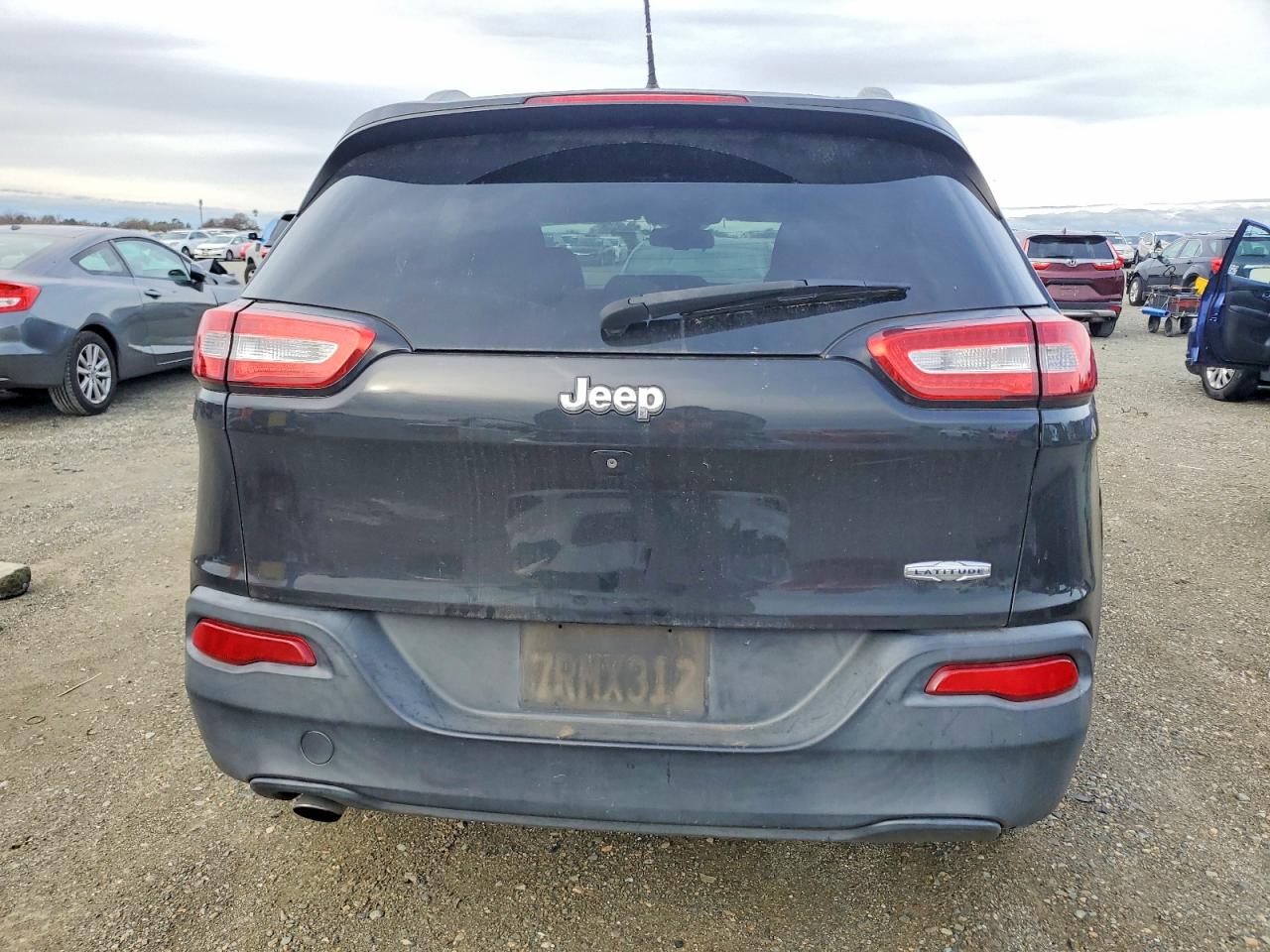 2016 JEEP CHEROKEE LATITUDE photo 6