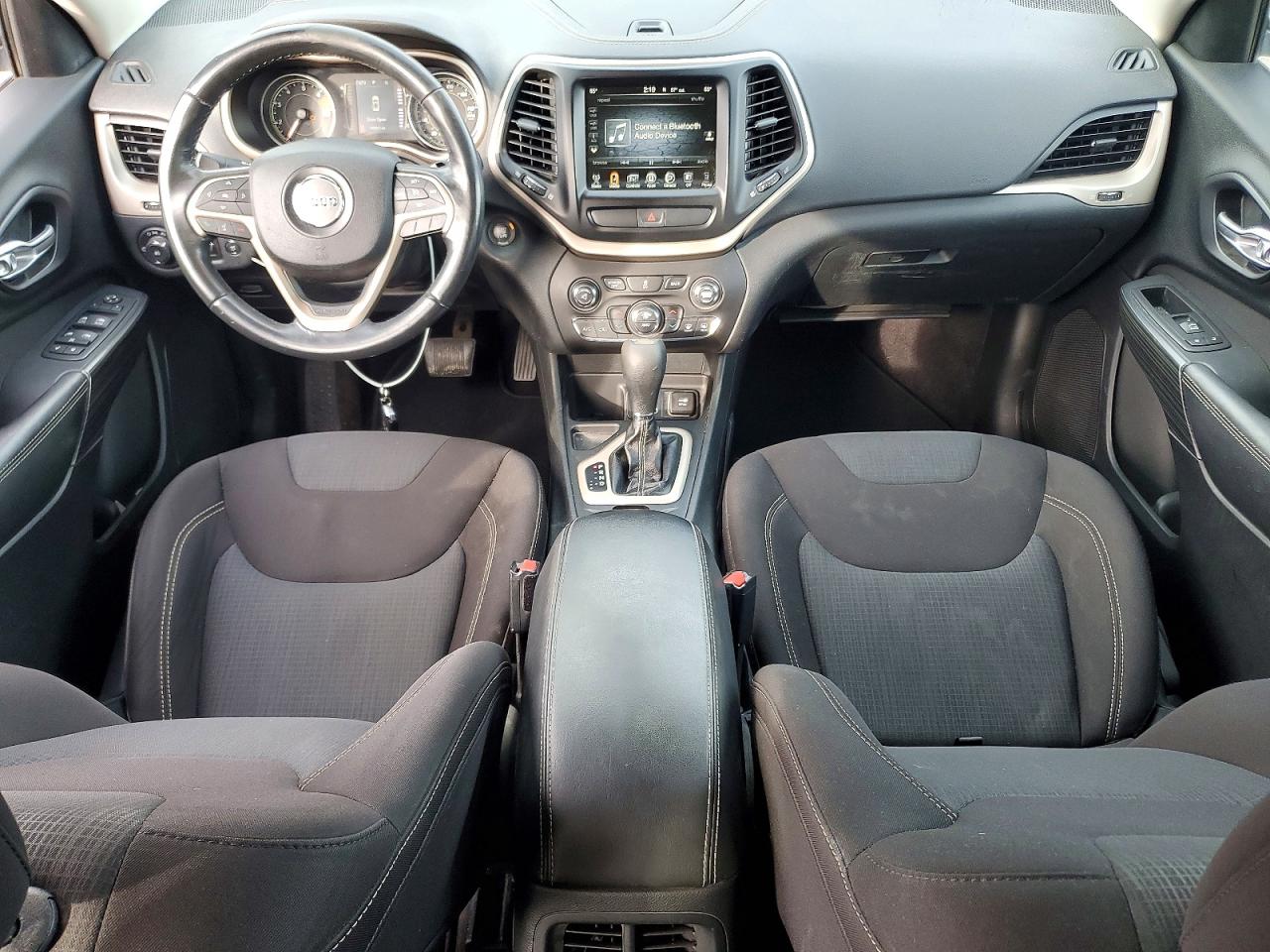 2016 JEEP CHEROKEE LATITUDE photo 8